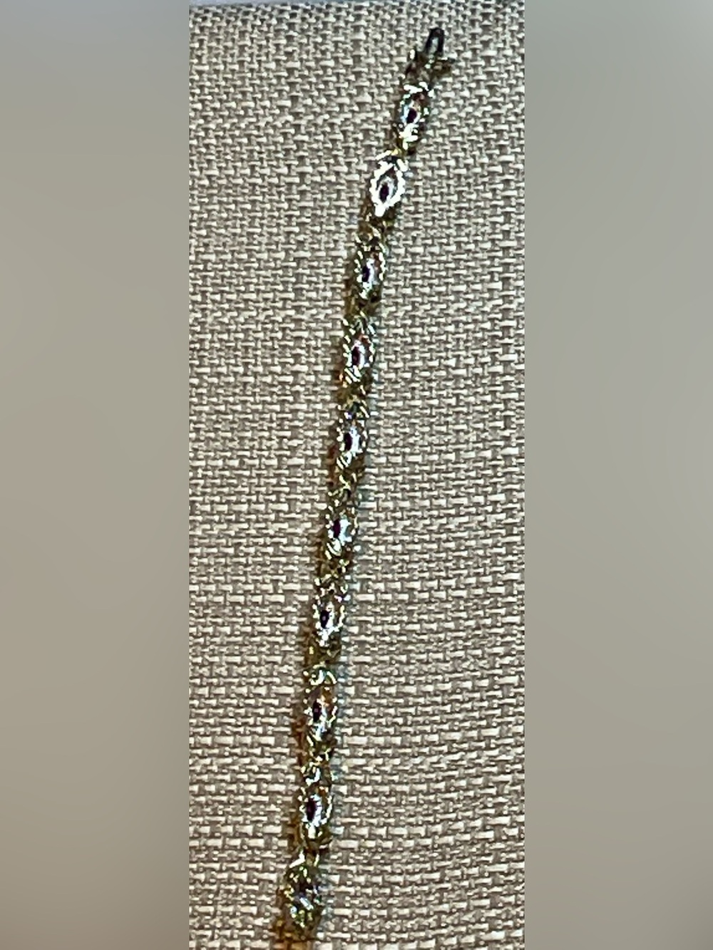 Beautiful 10KT Gold and Ruby and Diamond bracelet 7.5” makers mark WM 8.9grams - Picture 7 of 11